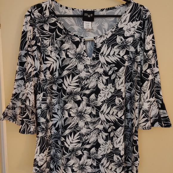 m&e size L top - Picture 1 of 1